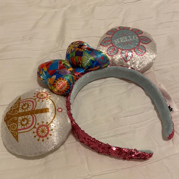 SMALL WORLD DISNEY EARS - Picture 1 of 3